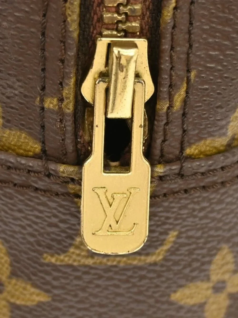 LOUIS VUITTON TROUSSE TOILETTE 28 COSMETIC POUCH